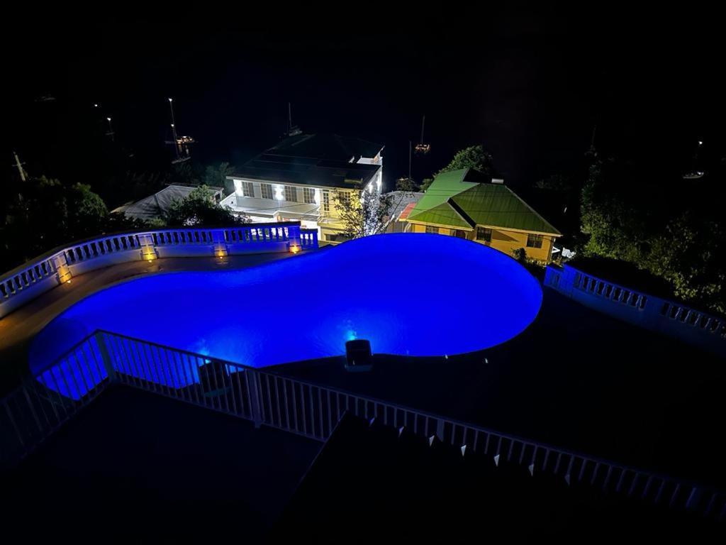 Eldorado Guesthouse & Car Rental Roseau Exterior foto