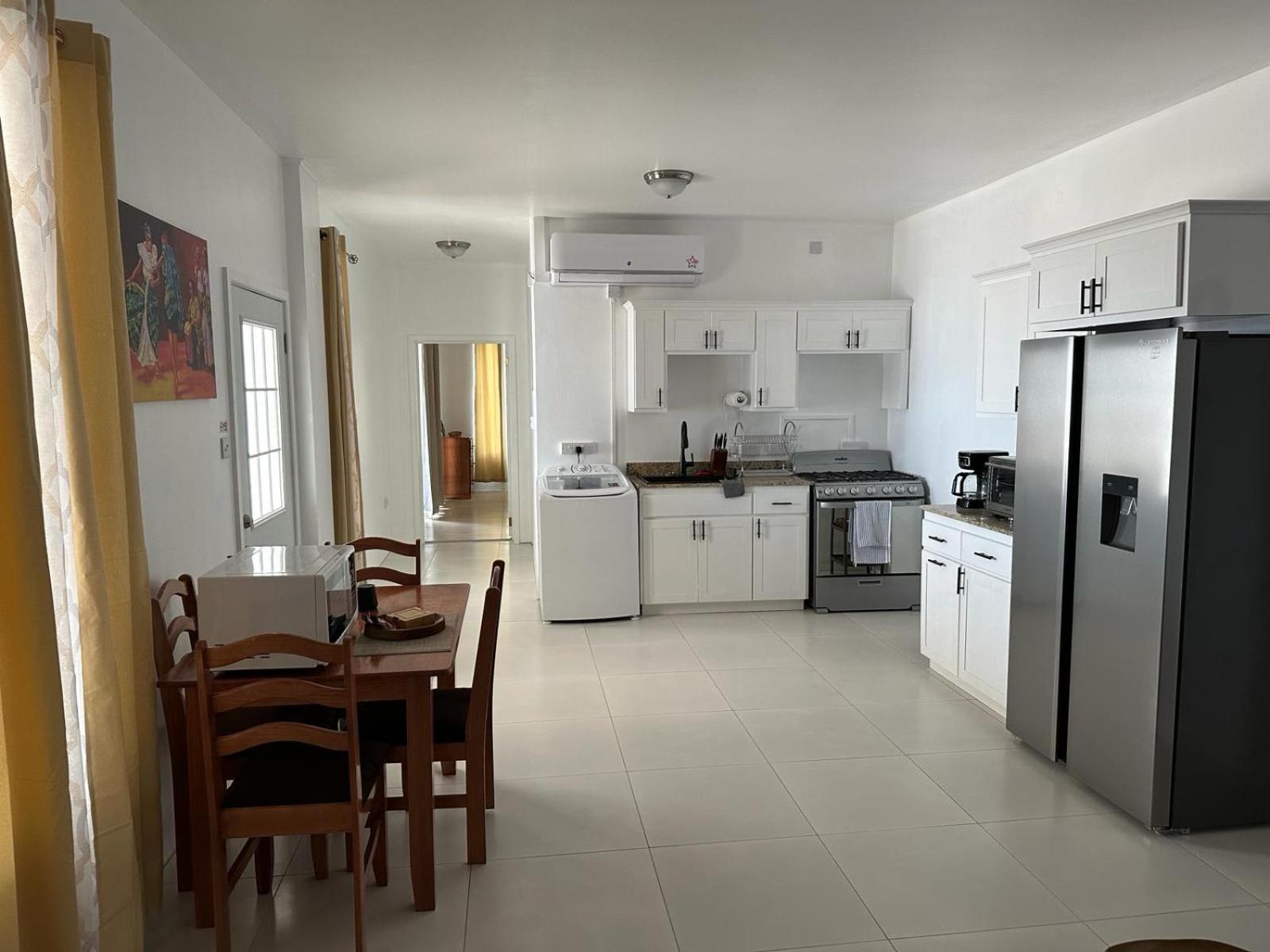Eldorado Guesthouse & Car Rental Roseau Quarto foto